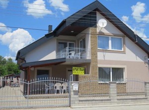Féröhelyes Apartman | Balatonlelle
