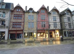 Brit Hotel Essentiel Troyes Aéroport | La Chapelle-Saint-Luc