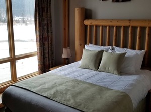 Basecamp Lodge Golden | Golden