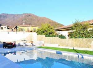 Miane Swimming | Miane