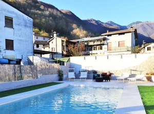 Miane Swimming | Miane