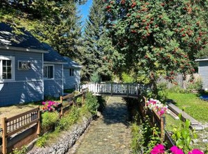Brookside Motel | Golden