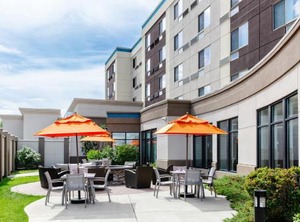 Courtyard | West Edmonton