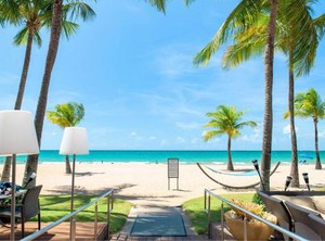 Courtyard | Isla Verde
