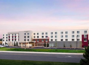 Courtyard | Pullman