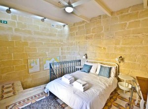 Point | Birgu