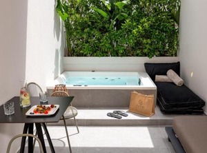 Hotel | Pothia