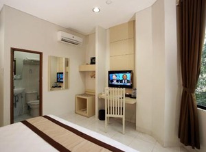 Hotel Pulomas | Old Jakarta