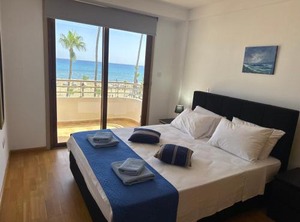 Ithaki Phinikoudes No | Larnaca City Centre