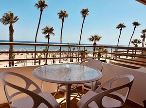 Ithaki Phinikoudes No | Larnaca City Centre