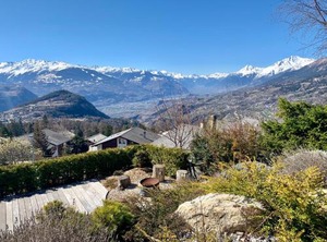 Chalet | Lens