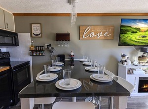 Mountain Lodge Snowshoe | Snowshoe