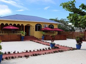 Ms Holder Comfort Villa | Linden
