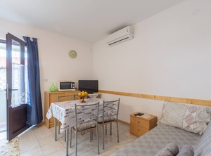 Apartments Nika Umag | Krizine
