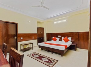 Oyo Hotel Kala Residency | C-Scheme
