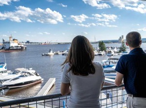 Park Point Marina Inn | Park Point