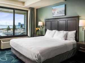 Park Point Marina Inn | Park Point