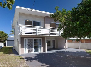 Richardson Aircon Netflix Boat | Boat Harbour
