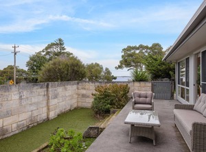 Sky Mirror Cottage | Rhyll