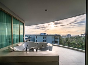 Jacuzzi Ocean | Karon