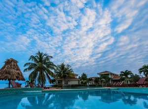 Hopkins Bay Resort Beachview | Hopkins