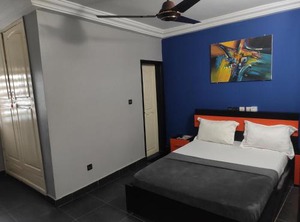 Royal Blue Bar | Lome