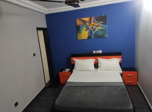 Royal Blue Bar | Lome