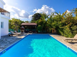 Sun Beach Villa Tria | Polis