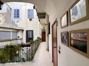 B | Pozzuoli