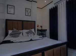 The Palms Resort Bar | San Narciso