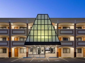 Travelodge | Manhasset