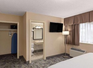 Travelodge | Thunder Bay