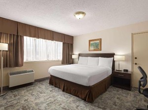 Travelodge | Thunder Bay