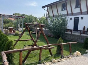 U | Podhajska