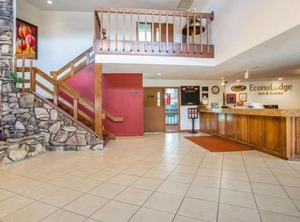 Econo Lodge Inn Suites Stevens Point | Stevens Point