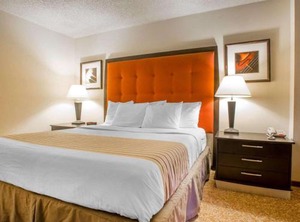 Econo Lodge Inn Suites Stevens Point | Stevens Point