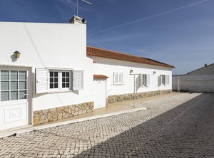 White | Mafra