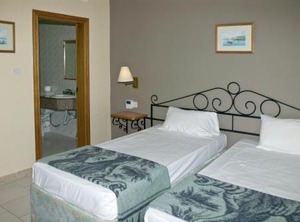 Porto Azzurro Aparthotel | St. Paul's Bay