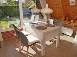 Zeltdachhaus Mit Wlan Und Zaun | Damp