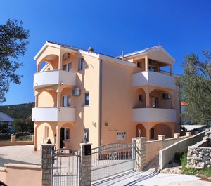 Terrace Vinišće Trogir 