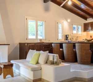 Villa At Vromolimnos Beach 