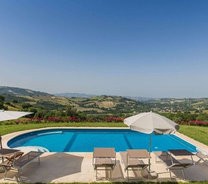 Villa Fossombrone Swimming 
