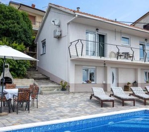 Accommodation Bregi 