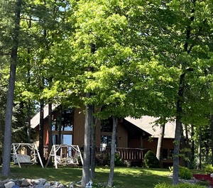 Dream Cottage Beach Dock Pontoon Rental 