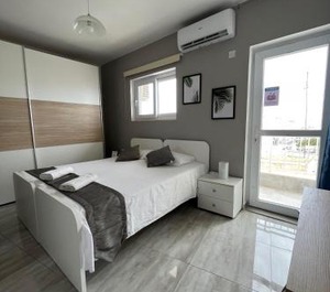 Moderno Luminoso Apartamento Para Personas 