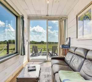 Flophouze Shipping Container Hotel Houze 