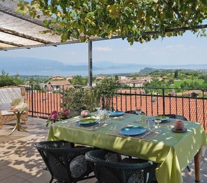 Holiday Puegnago Sul Garda Persons Bedrooms 