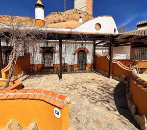 Holiday Terrace 