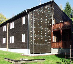 Holiday Mountain Hut 