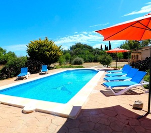 Holiday Llombards Persons Bedrooms 